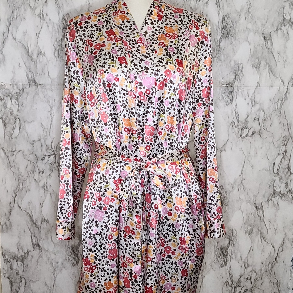 Morgan Taylor robe size xl